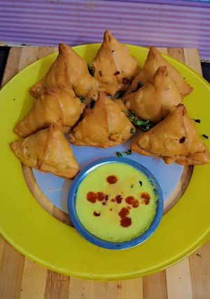A picture of Potato and Pea Samosas.
