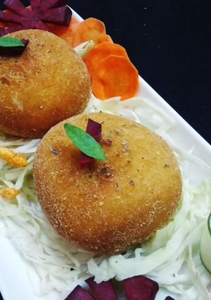 A picture of Spicy Chicken Tikka Pizza Bomb.