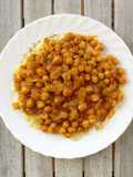 Garbanzos con cuscús, calabacín y Ras el hanout