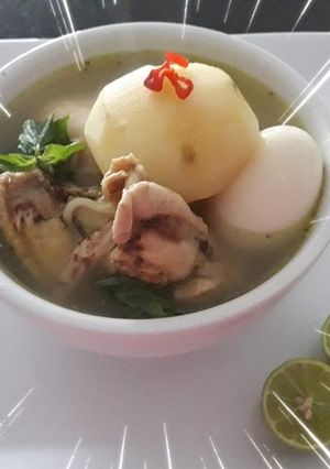 Una foto de Caldo de pollo a lo Carmelita