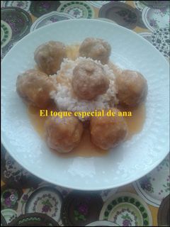 Una foto de Albóndigas con queso azul