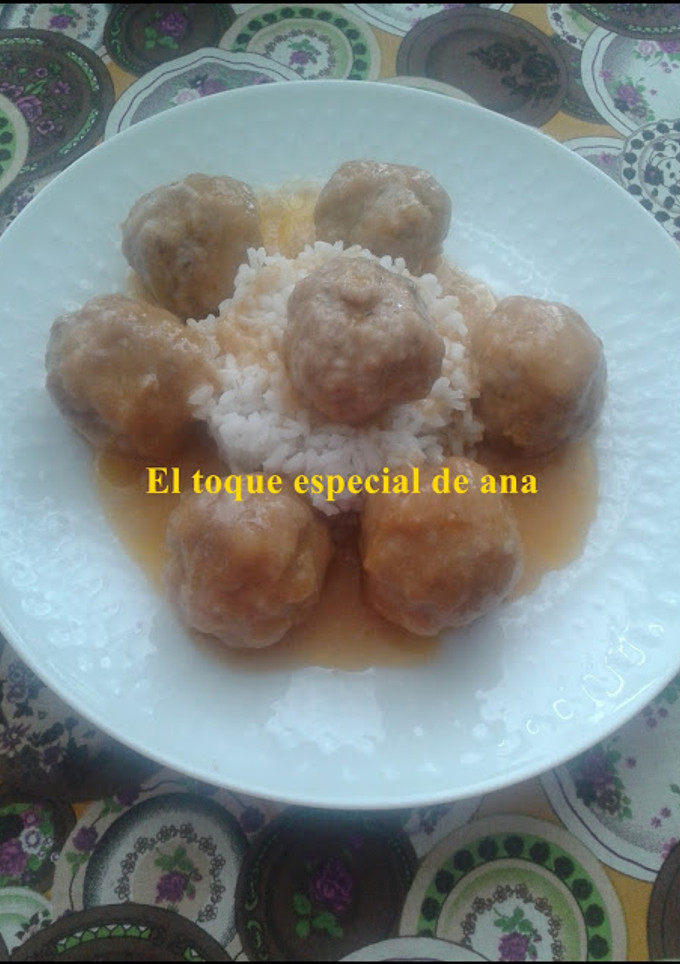 Una foto de Albóndigas con queso azul