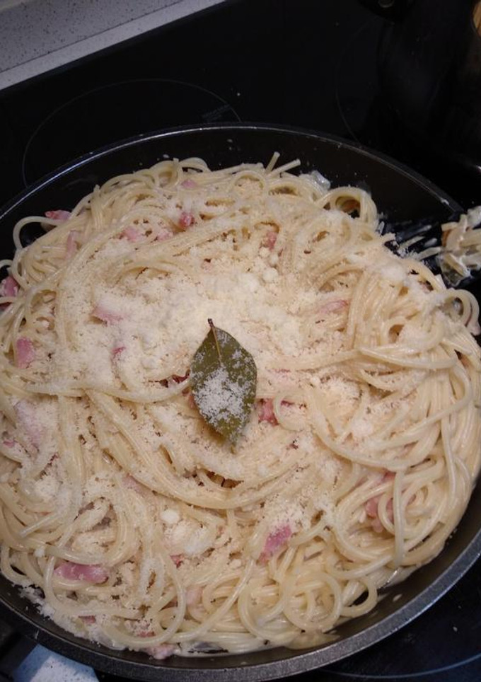 Una foto de Espaguetis (Spaghettis) carbonara