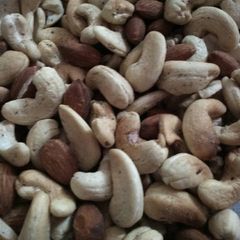 A picture of Roasted kaju badam.