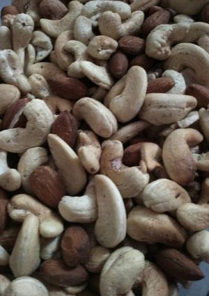 A picture of Roasted kaju badam.