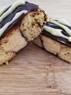 Una foto de Donuts rellenos de fitella blanca
