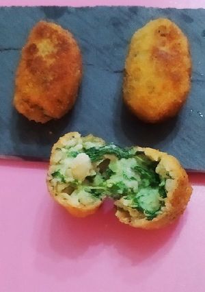 Una foto de Croquetas de espinacas y gambas