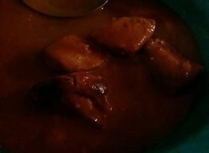 Una foto de Carne en chile cascabel