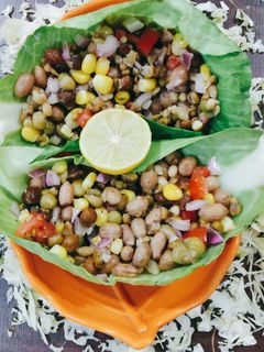 કોર્ન પીનટ સલાડ(corn salad recipe in gujarati) રેસીપી મુખ્ય ફોટો