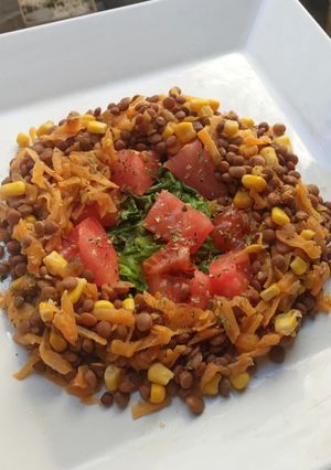 Una foto de Ensalada con legumbres