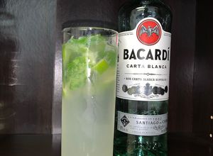 Una foto de Mojito cubano