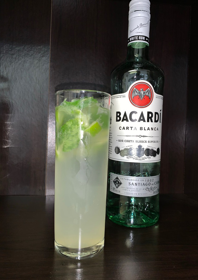 Una foto de Mojito cubano
