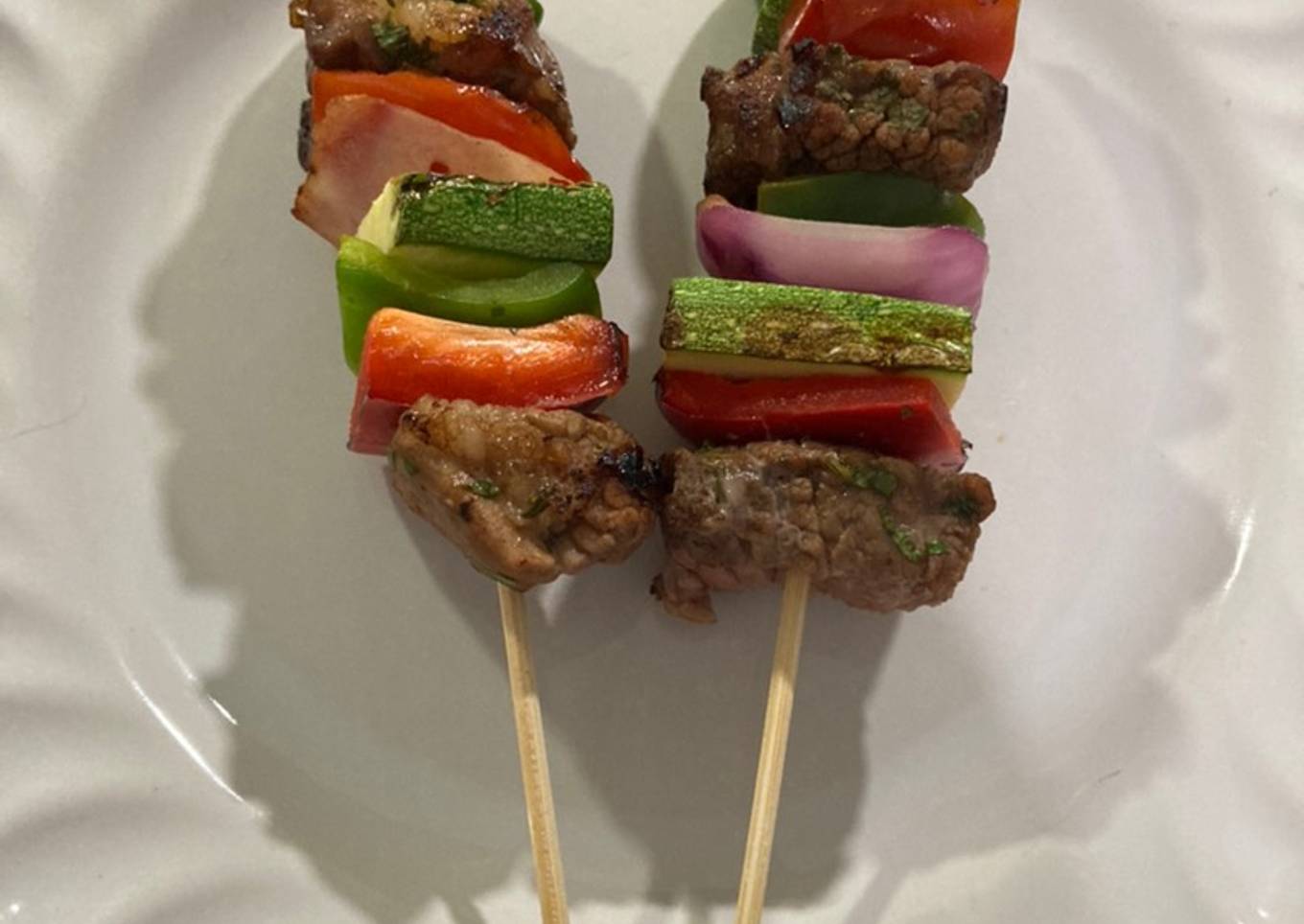 Brochetas de res