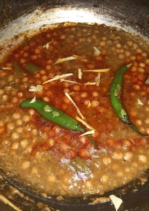 A picture of Lahori Chikkar cholay.