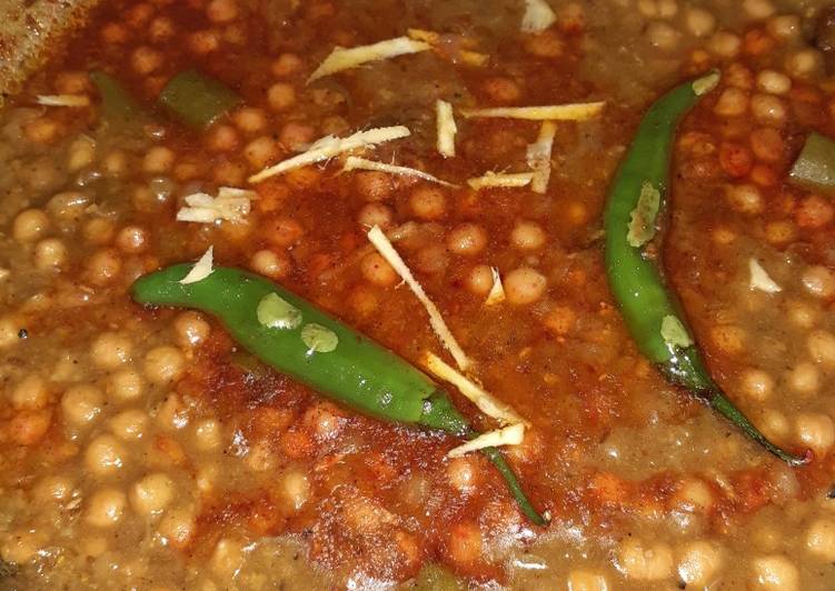 How to Make Tasty Lahori Chikkar cholay