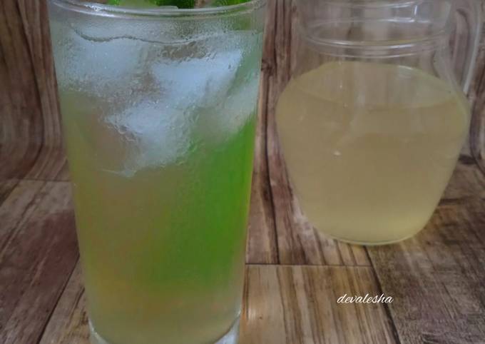 Resep Lime Drink With Pandan Oleh Devalesha Kitchen Cookpad