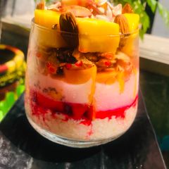 A picture of Overnight soaked oats jar.