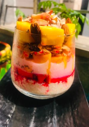 A picture of Overnight soaked oats jar.