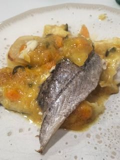 Una foto de Merluza rellena de velouté de verduras