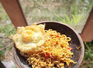 Foto resep 486 - Mie goreng sambal geprek (18-CPApron2026)