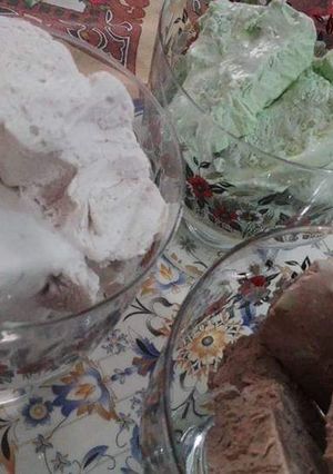 A picture of 3 flavoured ice-cream.