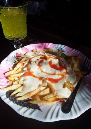 A picture of Loaded Fries 🍟 🍟 🍟.
