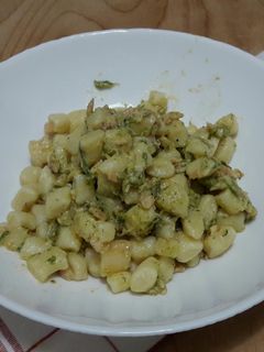 O poză a rețetei Gnocchetti din ricotta cu somon afumat și dovlecei.