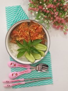 Foto resep Rice Bowl Telur Dadar Crispy Geprek