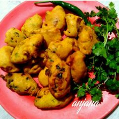 A picture of Coriander Pakoda.