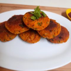 A picture of Aloo tikki.
