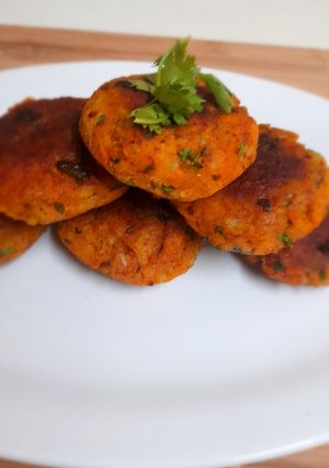 A picture of Aloo tikki.