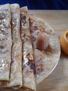 तीळगुळ शेंगदाण्याची पोळी (tilgul shengdane poli recipe in marathi) रेसिपी चे मुख्य फोटो