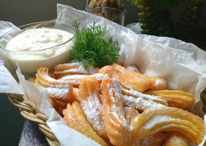 Langkah Mudah untuk Menyiapkan 54. Churros Super Simpel (Modal Murah Hasil Mewah) yang Enak