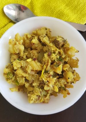 A picture of Raw banana Potato podimas.
