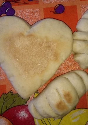 Una foto de Pan casero con formas