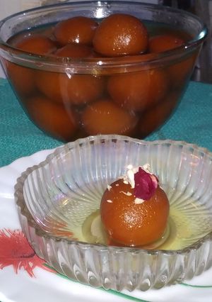 मिल्क पाउडर गुलाब जामुन(Milk Powder gulab jamun recipe in Hindi) रेसिपी मुख्य फोटो