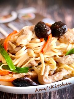 家常什錦炒麵 (清冰箱) 的食譜成品照片
