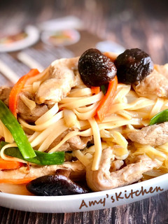 家常什錦炒麵 (清冰箱) 的食譜成品照片