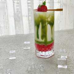 Une photo de Matcha Strawberry Cloud