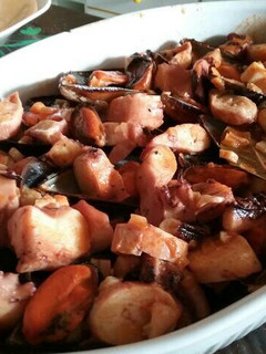 Una foto de Mejillones con pulpo