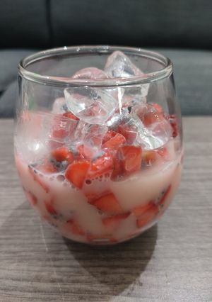Foto resep Es Stolakult (Stoberi, Selasih, Yakult)
