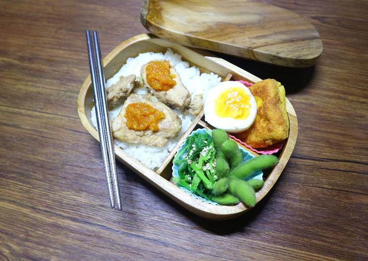 Bento box dengan ayam panggang sambal taichan