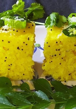 ઇન્સ્ટન્ટ નાયલોન ખમણ (Instant Nylon Khaman Recipe In Gujarati) રેસીપી મુખ્ય ફોટો