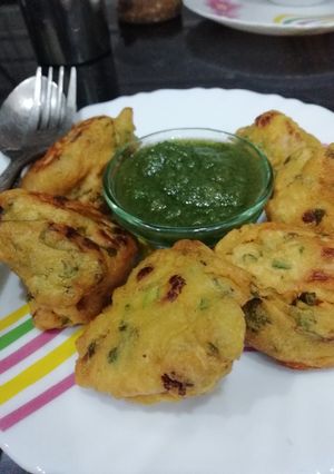 A picture of Cauliflower fritters.