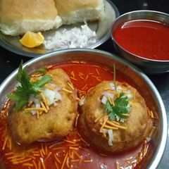 A picture of Kat vada.