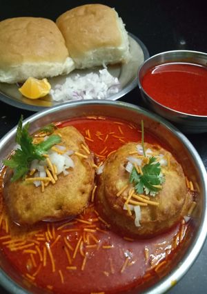 A picture of Kat vada.