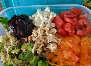 Foto principal de Ensalada de quinoa y espinacas take away