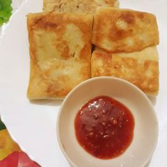 A picture of Chicken crepes.