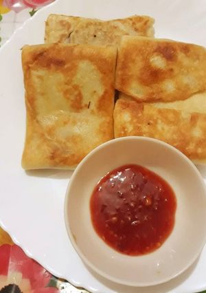 A picture of Chicken crepes.