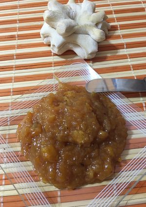 Una foto de Mermelada de nísperos, naranja y mandarina con canela y oporto